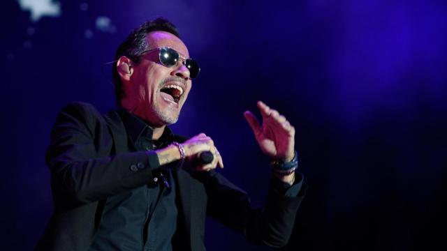 Marc Anthony durante un concierto.
