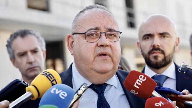 El consejero de Sanidad, Alejandro Vázquez Ramos, visita las obras del centro de salud Prosperidad