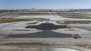 Retrasado un vuelo de A Coruña tras colarse una persona en una pista del aeropuerto de Barajas