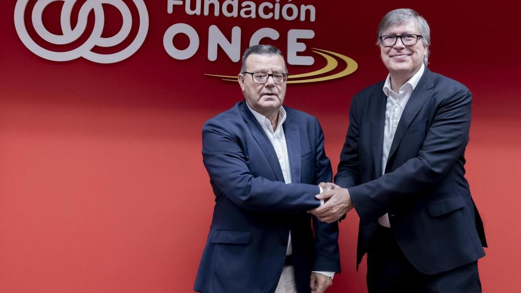 Acuerdo entre la Fundación Once y Aquona para fomentar el empleo de las personas con discapacidad