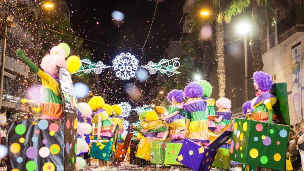Las  Fiestas de Hogueras y Barracas de San Vicente del Raspeig.