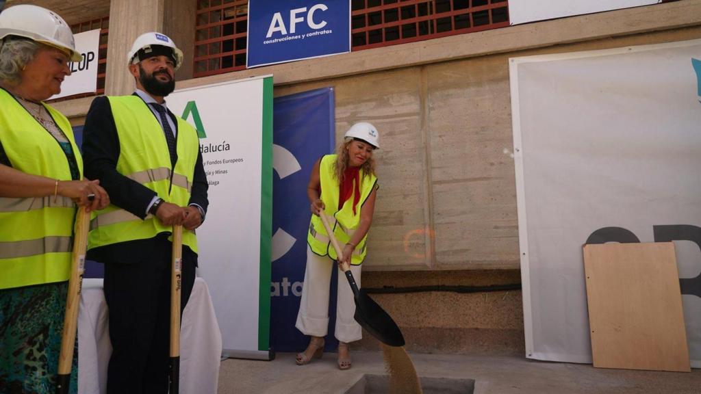 La consejera de Economía, Hacienda y Fondos Europeos, y portavoz de la Junta de Andalucía, Carolina España, durante el acto de inicio de las obras del edificio administrativo.