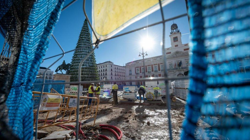 Obras en la Puerta del Sol de Madrid.