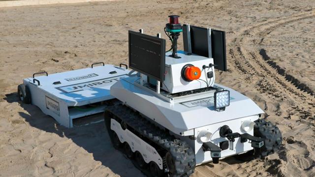 UmiBeach durante el testeo del prototipo en la playa La Malvarosa (Valencia).