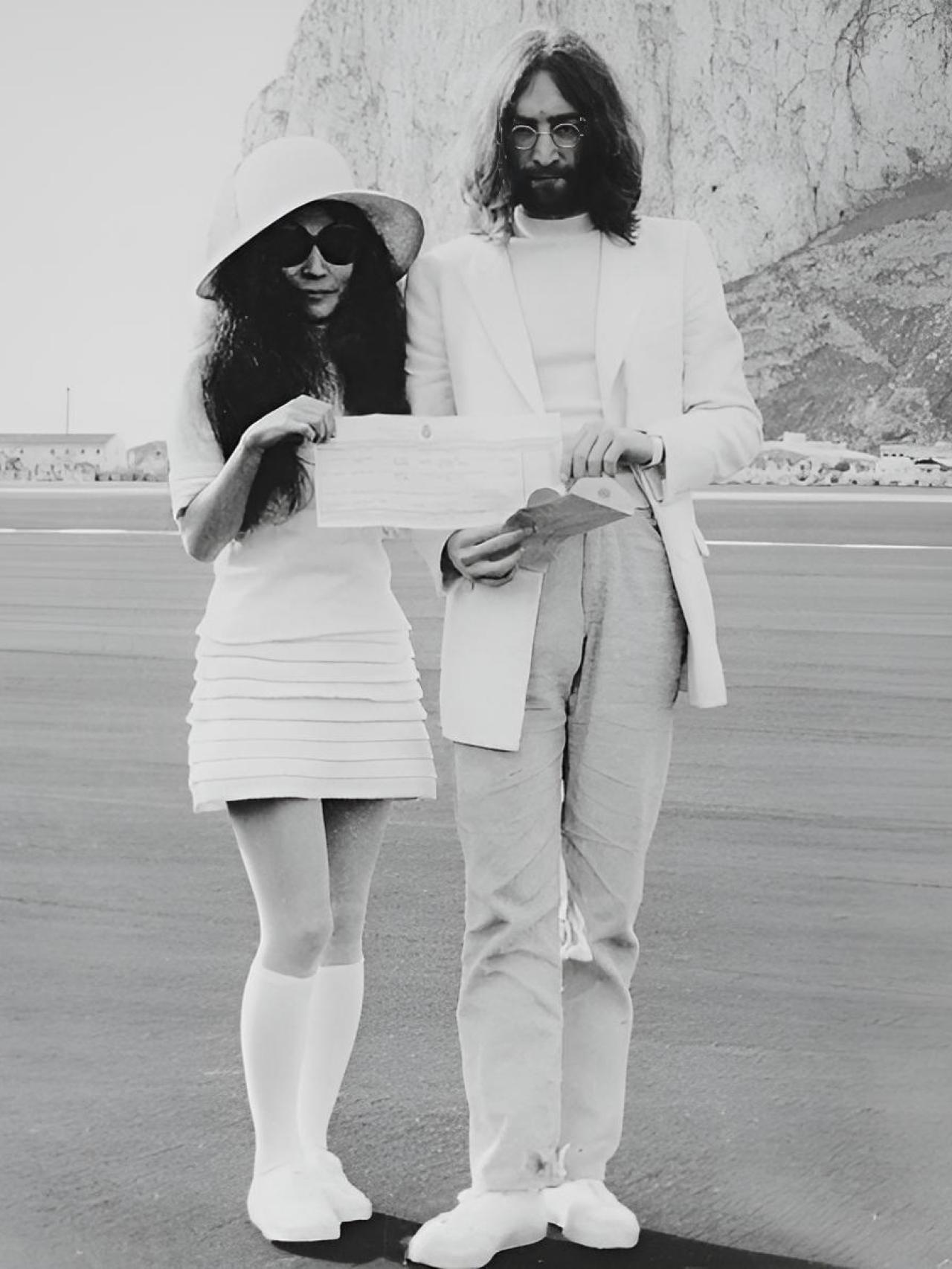 Foto de archivo de la boda de Yoko Ono con John Lennon.