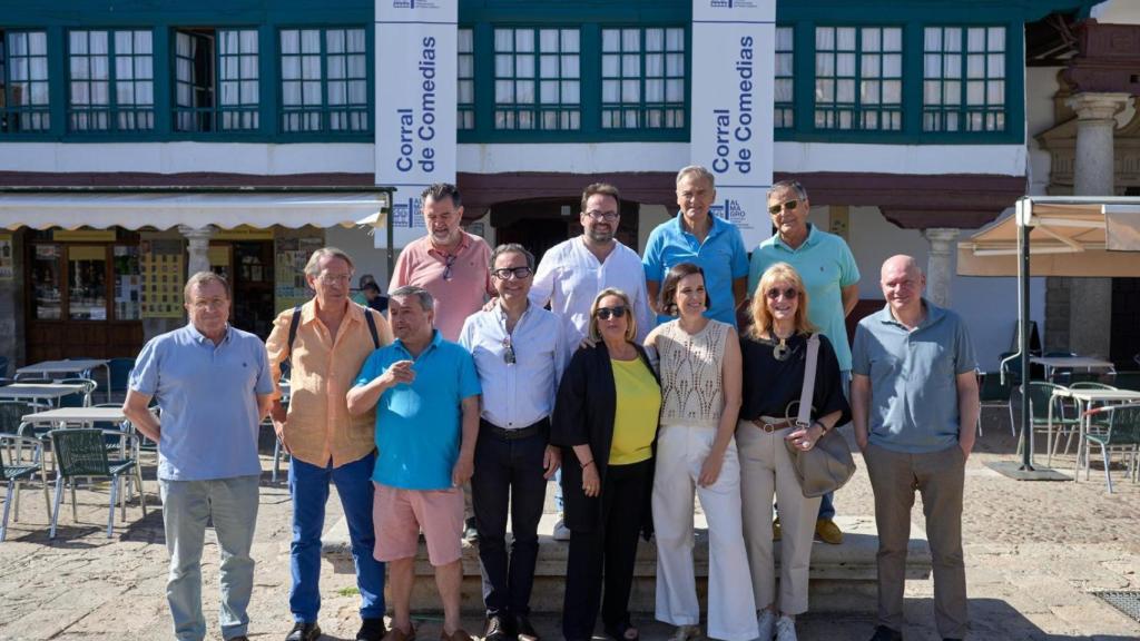 Periodistas del Club Conecta en la plaza mayor de Almagro.