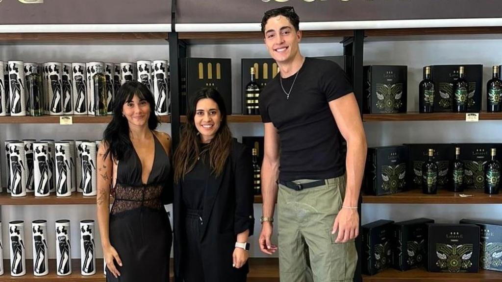 Aitana y Plex en Bodegas Latarce