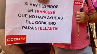 Concentración de trabajadores a las puertas del SAMA