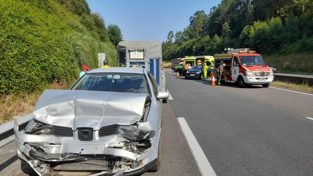 Accidente múltiple con excarcelación en la AP-9 a la altura de Bergondo (A Coruña)