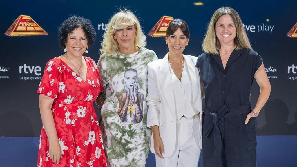 Miriam García Corrales, María Eizaguirre, Itziar Miranda y María José Rodríguez en la presentación de 'La Pirámide'.