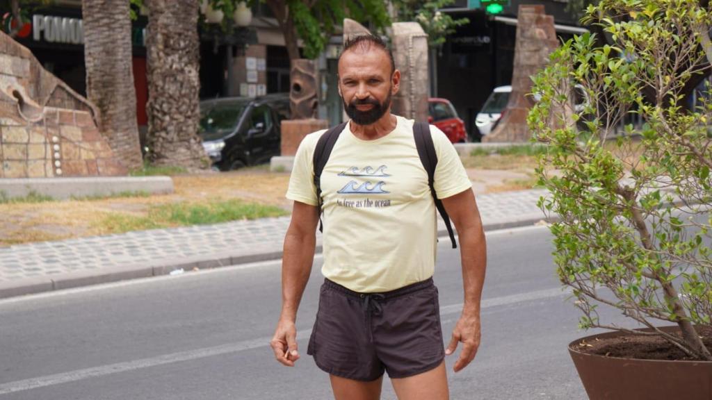 Gustavo en la Rambla de Alicante.