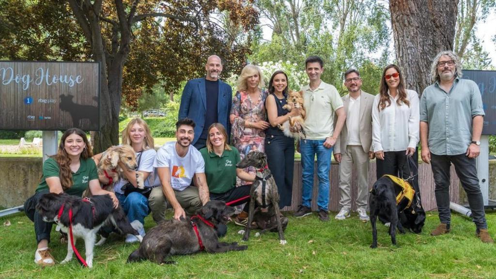 El equipo de 'Dog house'.