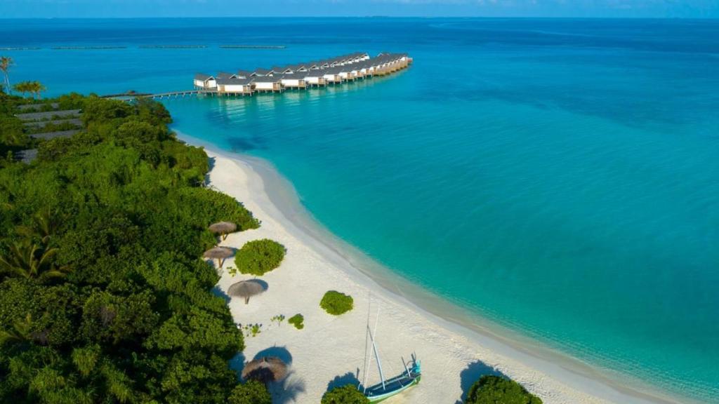 Las water villas de Raaya by Atmosphere vistas desde el aire.