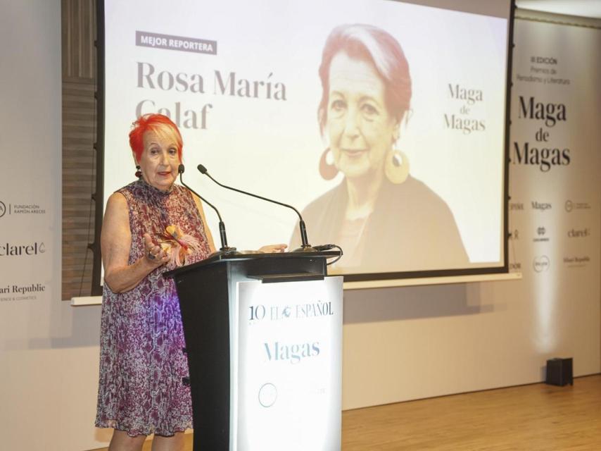 Rosa María Calaf, recogiendo su Premio Maga de Magas a mejor reportera.