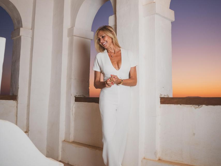 La periodista y también escritora Marta Robles se encargó de conducir la conversación.