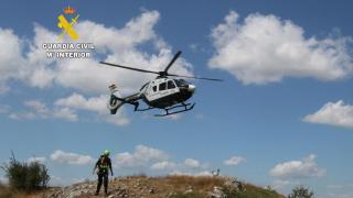 El momento del rescate de los dos senderistas en las proximidades de Geras de Gordón, en la provincia de León