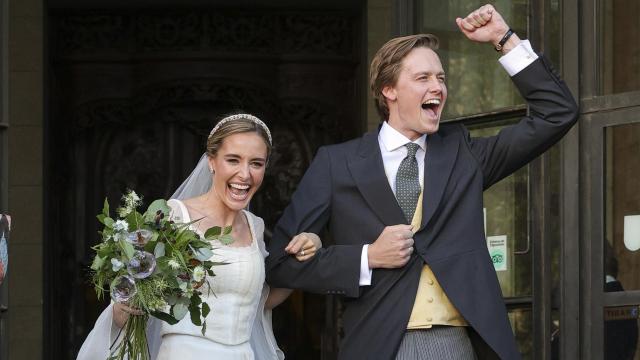 Lucía Ruiz Lafita y Maxi Reiter tras darse el 'sí, quiero' en Madrid.