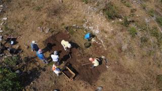 Iniciada una tercera campaña de excavaciones en el Castro de Esmelle de Ferrol fruto de la colaboración entre la Universidade da Coruña y el Concello.