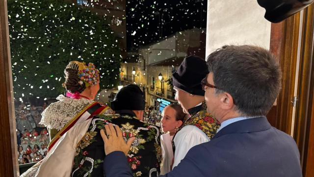 El alcalde de Sant Vicent, Pachi Pascual, durante el Pregón en el Ayuntamiento.