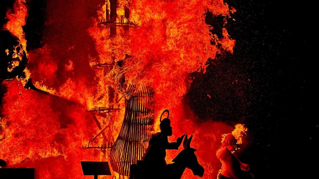 Cremá de las Hogueras de Sant Vicent.