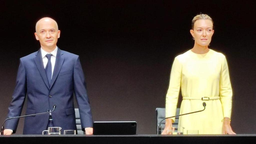 Óscar García Maceiras y Marta Ortega, en la junta de accionistas de este martes.