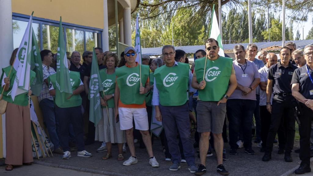 Concentración en Salamanca organizada junto a ACAIP-UGT, bajo el lema ‘Basta de agresiones
