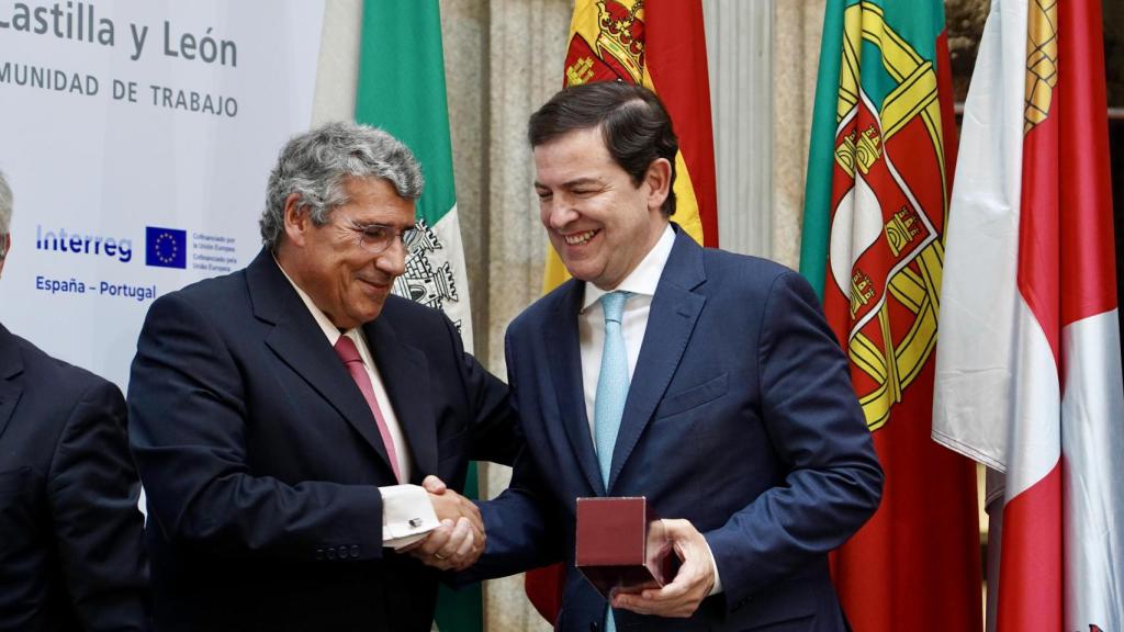 El presidente de la Junta, Alfonso Fernández Mañueco, preside la V Sesión Plenaria de la Comunidad de Trabajo Castilla y León-Norte de Portugal junto al presidente de la CCRD Norte Antonio Cunha.