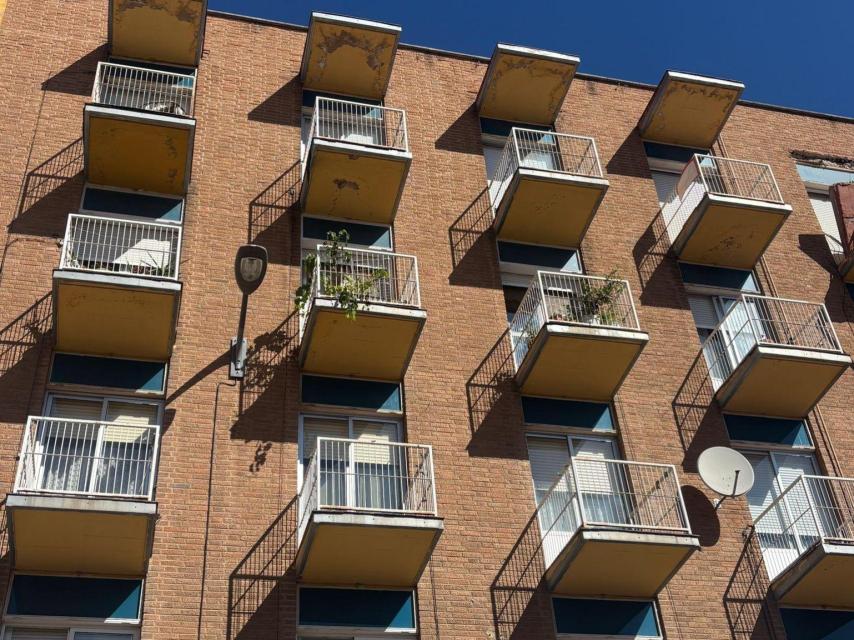 Imagen del desprendimiento en un balcón de Zamora (1)