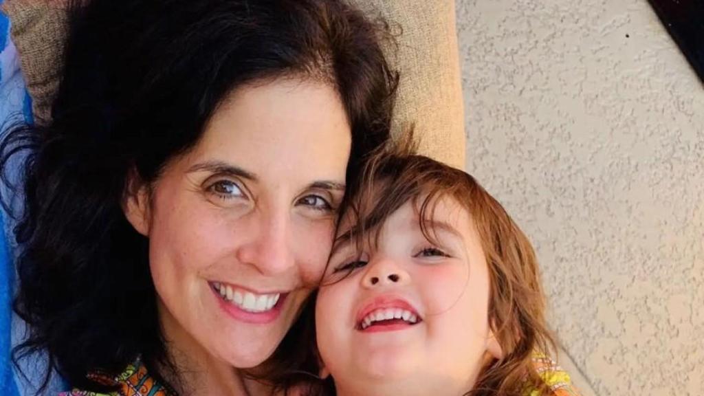 La madre de una niña que murió en Camp Mystic recibió una carta que la niña escribió en el campamento de Texas