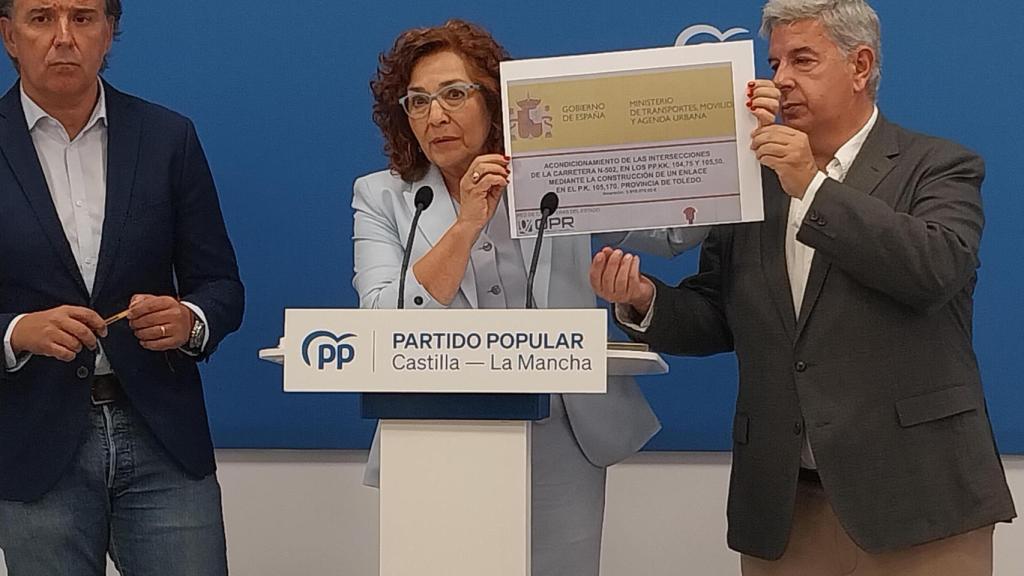 Los senadores toledanos del PP Israel Pérez, Carmen Riolobos y Miguel Ángel de la Rosa.