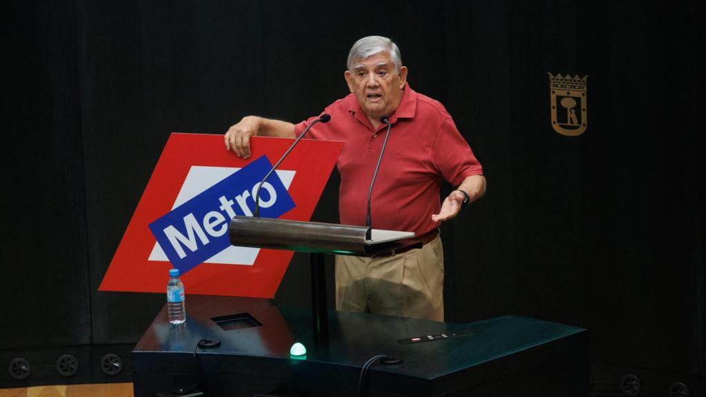 El concejal de Mas Madrid Félix López-Rey interviene durante un pleno en el Ayuntamiento de Madrid, en 2024.