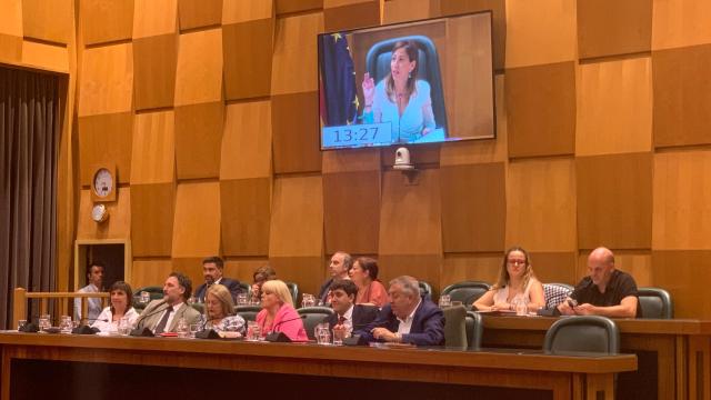 PSOE y ZEC, ayer, durante una de las últimas intervenciones de Chueca.