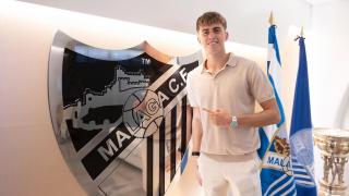 Adrián Niño se convierte en el cuarto fichaje del Málaga CF y apuntala la delantera blanquiazul