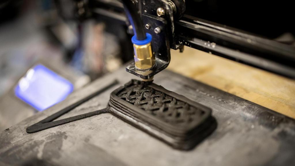 Una impresora imprimiendo el hormigón.