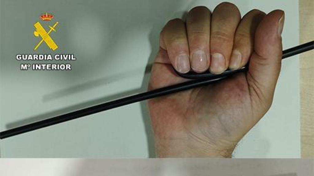 Arma artesanal que esgrimía el hombre detenido.