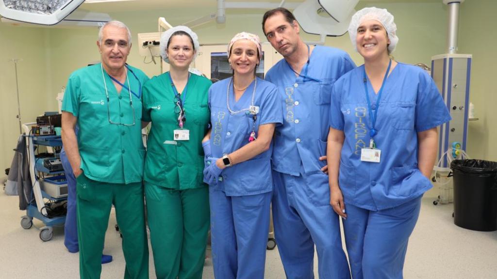 Equipo de Cirugía Oral y Maxilofacial que ha llevado a cabo la operación.