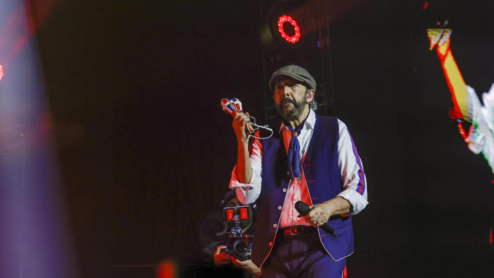 Juan Luis Guerra durante un concierto