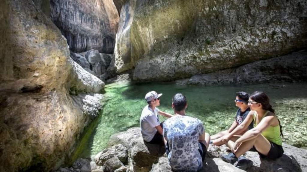 Un grupo de amigos en el Parrizal de Beceite.