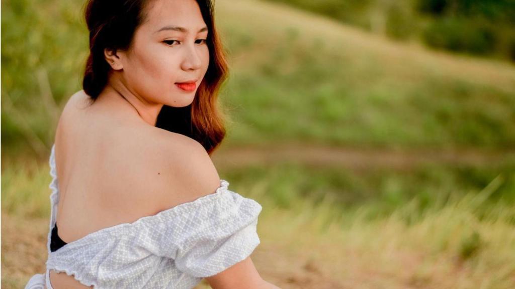 El truco definitivo para llevar la espalda descubierta este verano (y no es quitarte el sujetador)