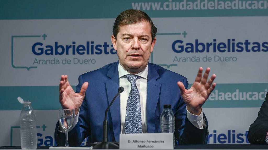 l presidente de la Junta de Castilla y León, Alfonso Fernández Mañueco, participa en la XIII edición del curso universitario Prensa y Poder, este miércoles en Burgos