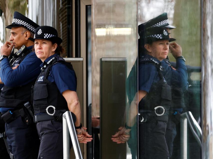 Dos agentes de la Policía Metropolitana en Londres.