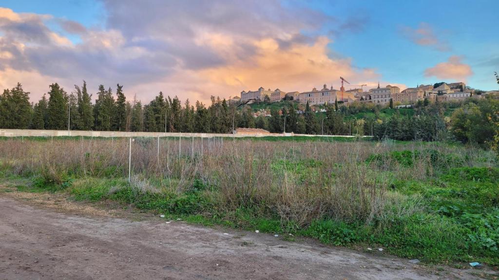 Parcela en la que se construirá el campo de fútbol.