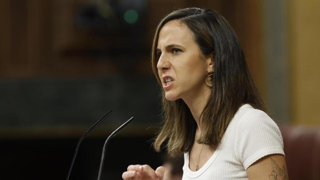 La portavoz de Podemos Ione Belarra, interviene durante el pleno en el Congreso de los Diputados, este miércoles.