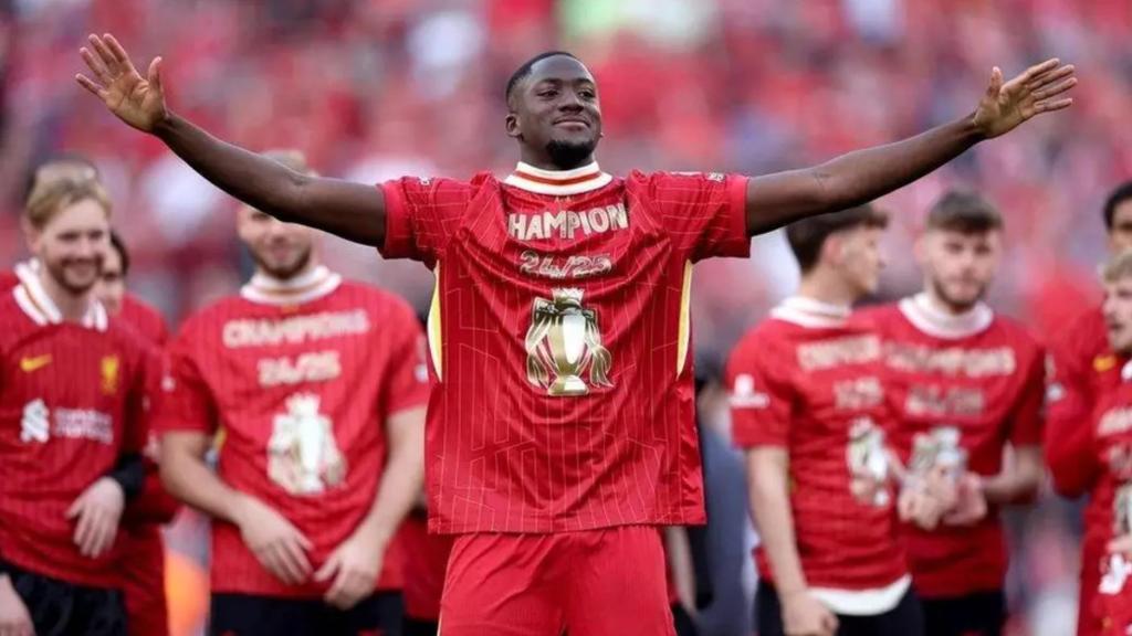 Ibrahima Konaté, en la celebración de la Premier League con el Liverpool