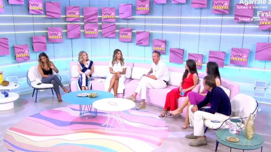 Colaboradores en plató.