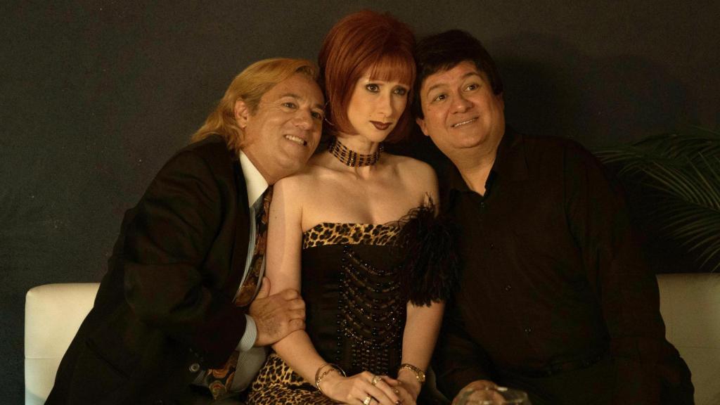 Pepón Nieto (Tony Genil), Ingrid García-Jonsson (Tamara) y Secun de la Rosa (Leonardo Dantés) en 'Superestar'. Foto: Carla Oset