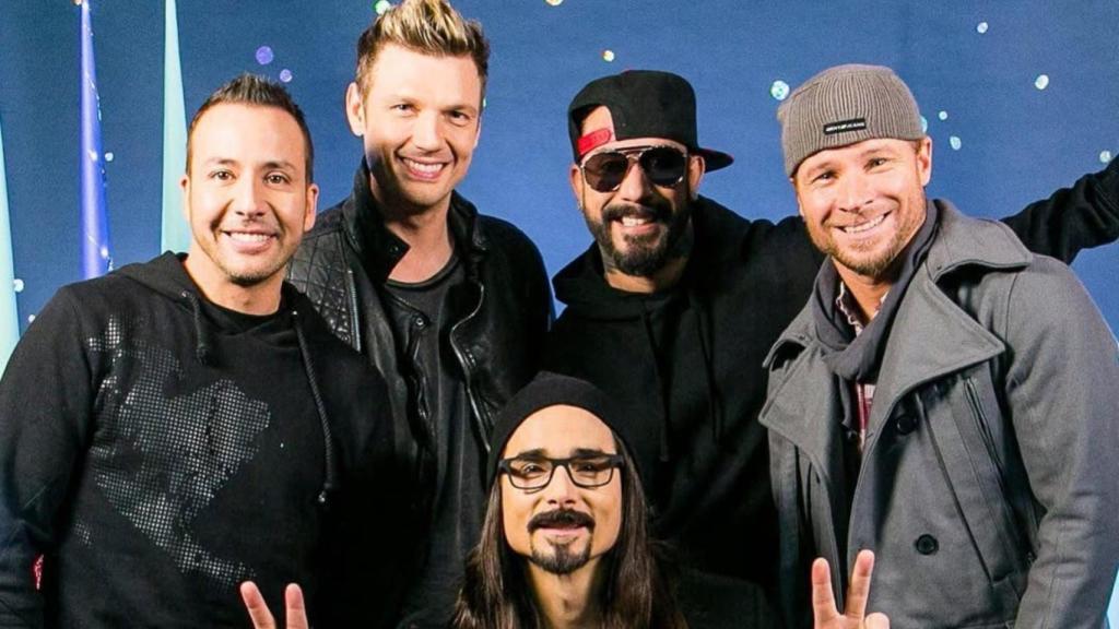 Según el abogado del cantante, los intrusos llegan a mirar por las ventanas de su hogar.