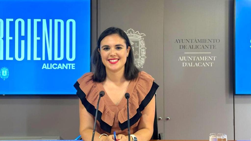 La concejala de Hacienda Nayma Beldjilali en la presentación de este miércoles.