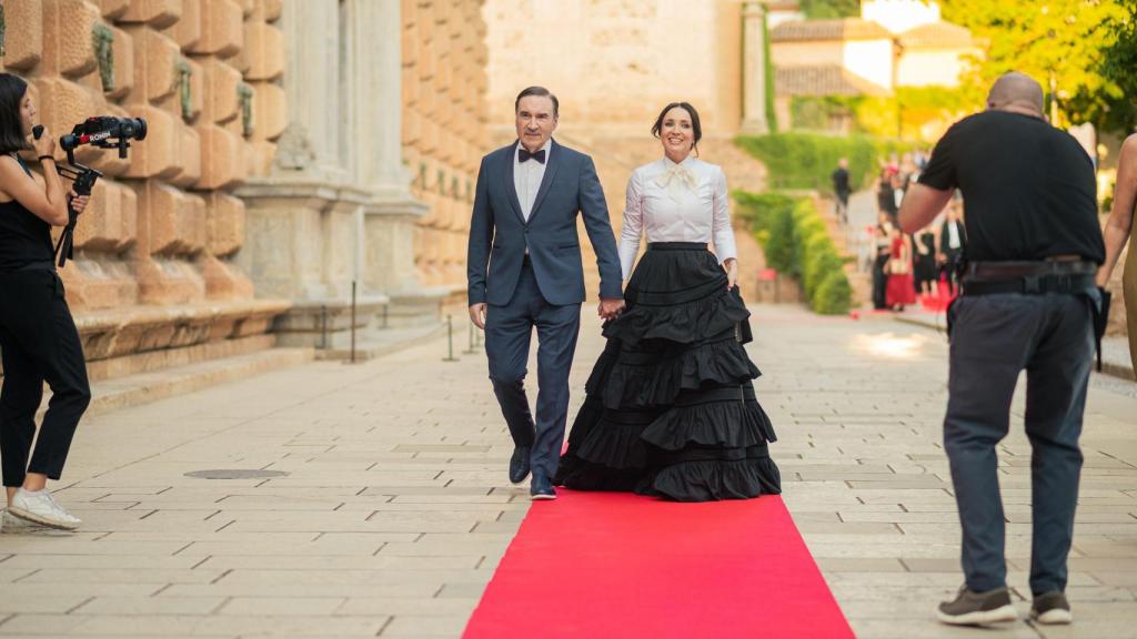 Pedro J. Ramírez, presidente de EL ESPAÑOL y Cruz Sánchez de Lara, vicepresidenta ejecutiva de EL ESPAÑOL y editora de Magas y ENCLAVE ODS.