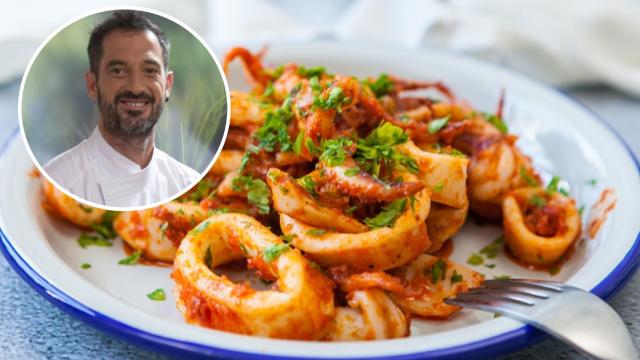 Joseba Arguiñano, junto a un plato de calamares.